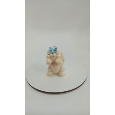 Фігурка із шоколадної глазурі "Зайченя з блакитним метеликом"